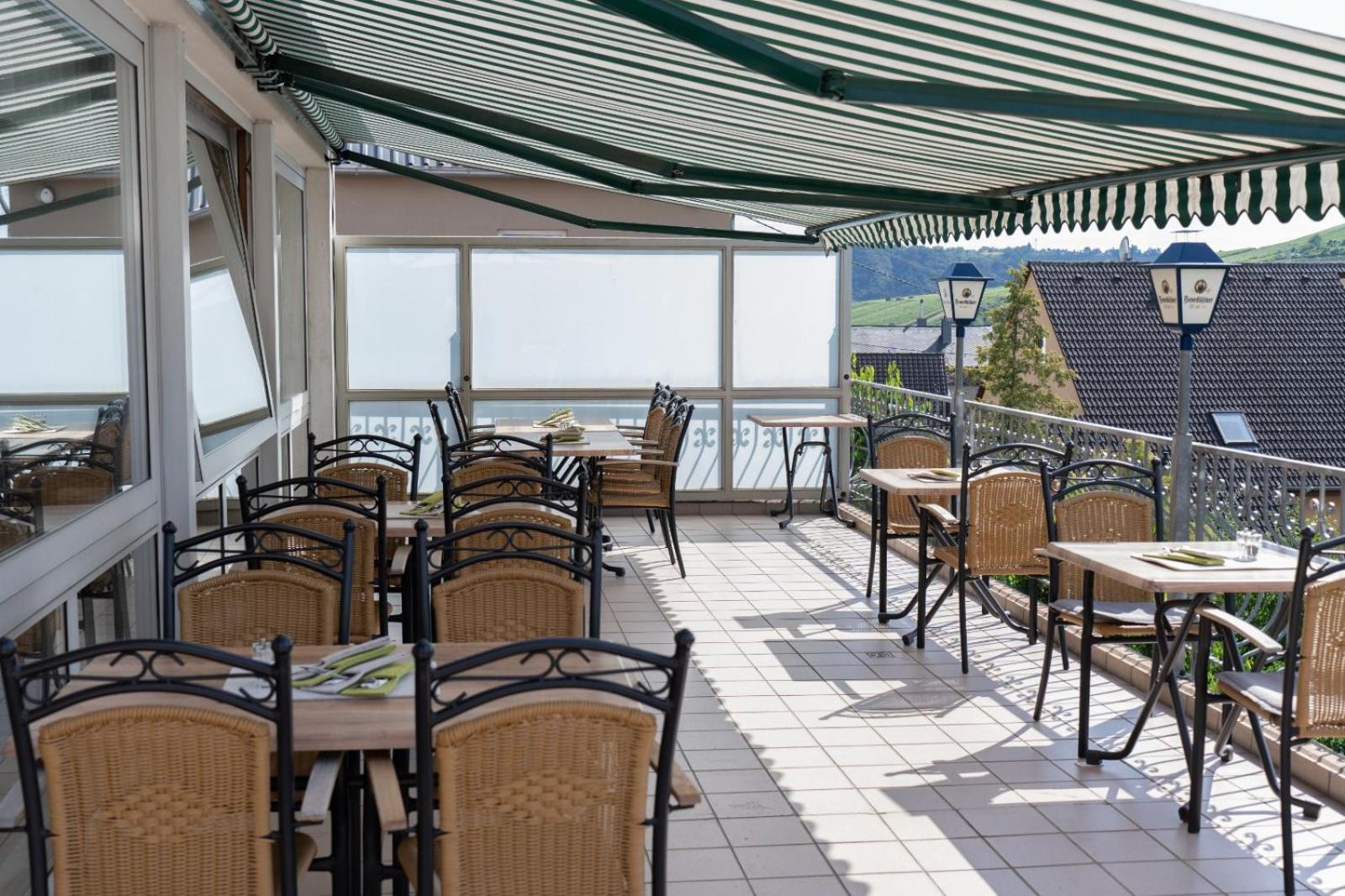 Hotel Restaurant Moselblick Wintrich Exterior foto